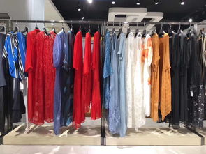 品牌折扣女装库存尾货走份批发解析 18年夏高端真丝连衣裙的机遇与策略